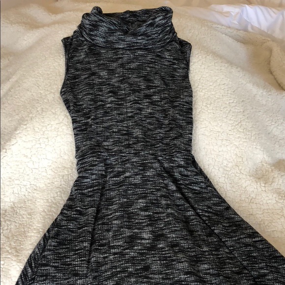 Back and white gray heathered cowl neck dress sz s - Picture 3 of 8